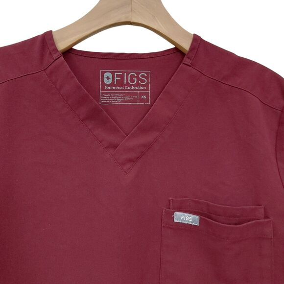 Figs Leon Three-Pocket Scrub Top Mens XS Burgundy Short Sleeve V-Neck FM1500 - Picture 2 of 10